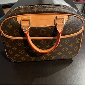 Louis Vuitton Trouville bag Authentic Guaranteed